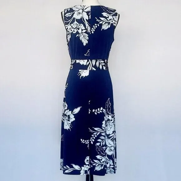 Sandra Darren Women's Navy and White Flower Dress with Tie Belt Size Small - Picture 5 of 11